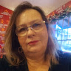 Meet your Posher, Desiree